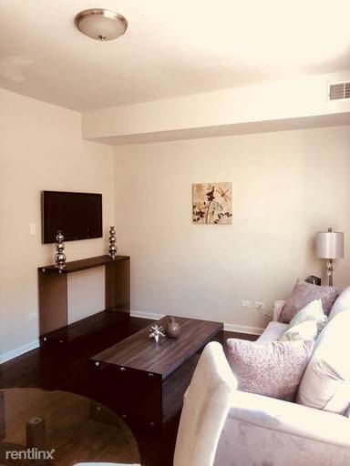Main picture of 4614 S Lake Park Ave
