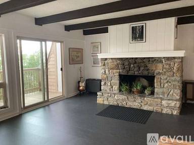Main picture of 111 Courtside Ln