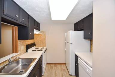 Main picture of 6115 Island Dr NW