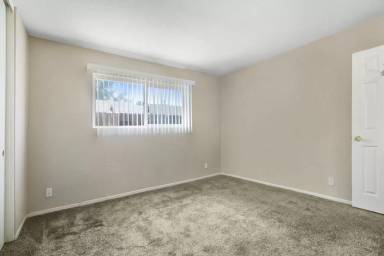 Main picture of 7860 Klusman Ave