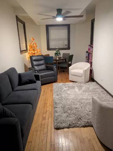 Main picture of 1262 W Pratt Blvd