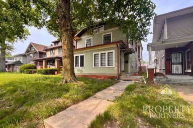 Main picture of 5234 N College Ave