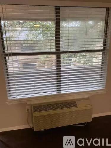 Main picture of Country Oaks Apartments