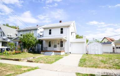 Main picture of 763 Carlton St
