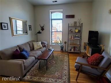 Main picture of 1761 W Division St