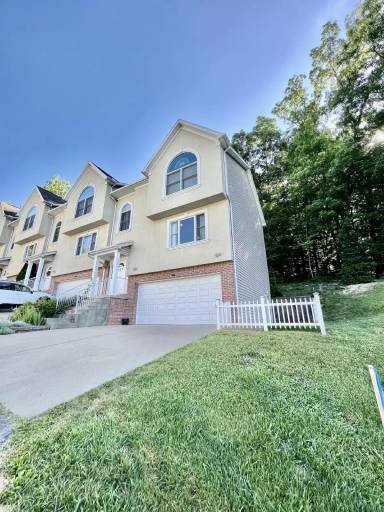 Main picture of 229 Palisades Dr