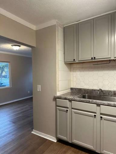 Main picture of 3075 Howey Rd