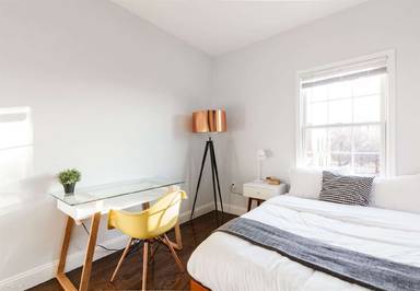 Main picture of 250 Hutton St