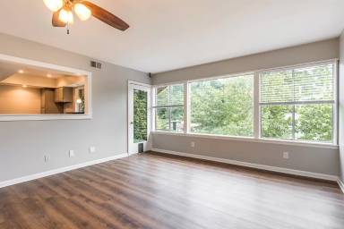 Main picture of 2505 Brownsboro Rd