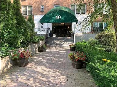 Main picture of 40 Barker Ave