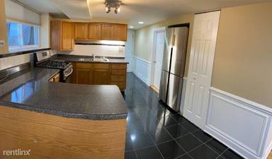 Main picture of 4520 N Oakley Ave