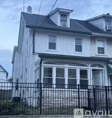 Main picture of 25 S Warner Ave