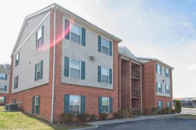 Main picture of 131 E Main St