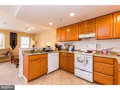 Main picture of 735 Walnut St