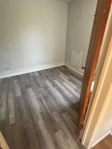 Main picture of 613 W 18th St
