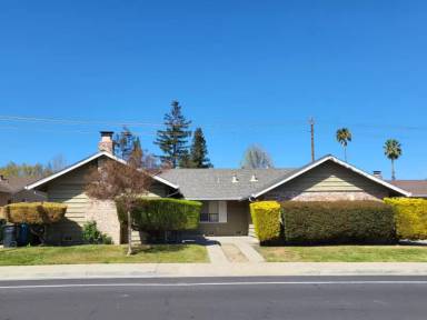Main picture of 3381 Princeton Way