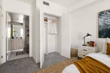 Main picture of 2600 S Sepulveda Blvd