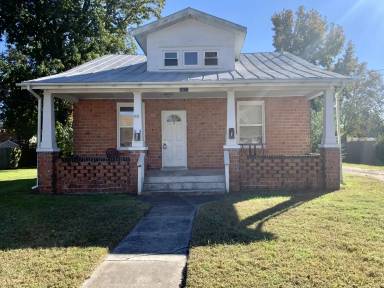 Main picture of 2611 Greenwood Dr