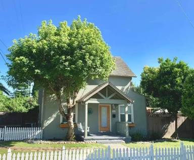 Main picture of 268 B St