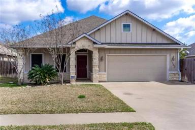 Main picture of 1582 Woodbine Ct