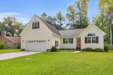 Main picture of 106 Knights Ct