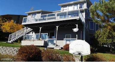 Main picture of 735 SW Staley Dr