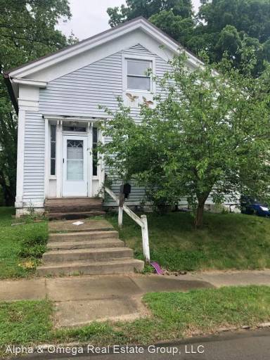 Main picture of 454 E 4th St