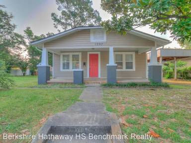 Main picture of 1207 N Beard Ave