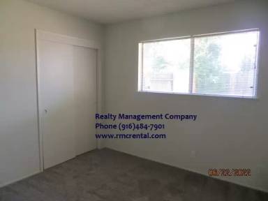 Main picture of 7048 Peachtree Ave