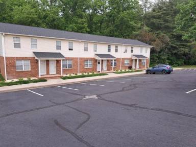 Main picture of 301 E Lake Dr