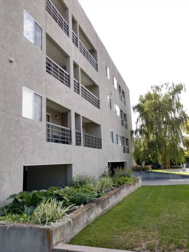 Main picture of 207 S 600 E