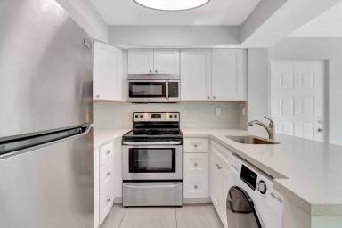 Main picture of 752 Executive Center Dr