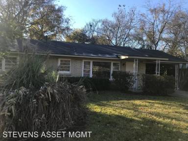 Main picture of 2616 Oakley St