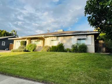 Main picture of 6704 Larchmont Dr