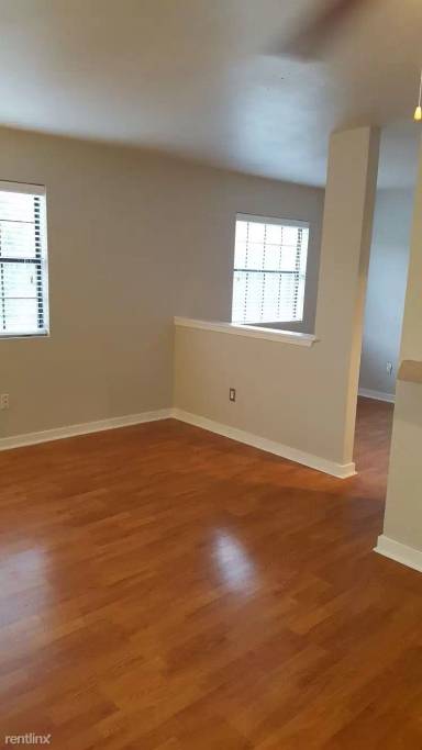 Main picture of 811 W Live Oak St