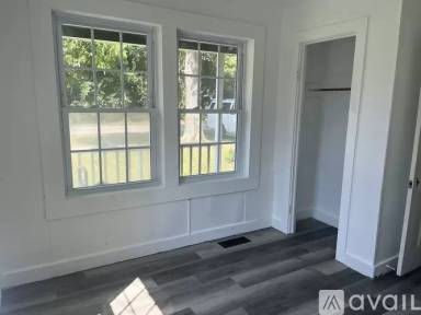 Main picture of 822 Bay St