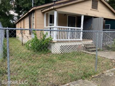Main picture of 2551 Calvin St