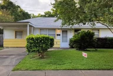 Main picture of 3611 Cedarcrest Dr
