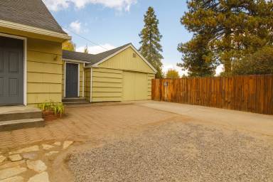 Main picture of 711 NE 5th St