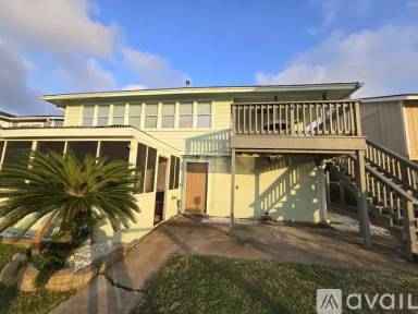 Main picture of 181 Barracuda St