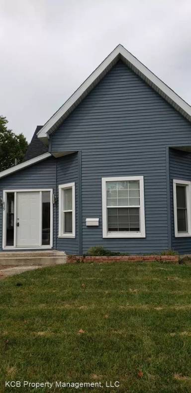 Main picture of 829 S Washington St
