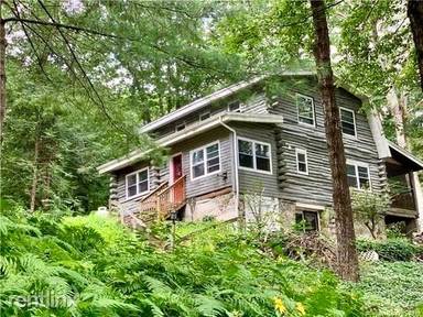 Main picture of 165 Crane Hollow Rd