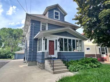 Main picture of 809 1st St NW