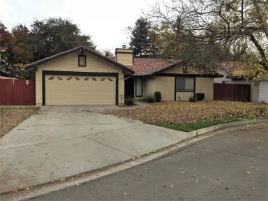 Main picture of 6110 N Ivanhoe Ave