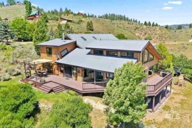 Main picture of 7 Whitehawk Cir