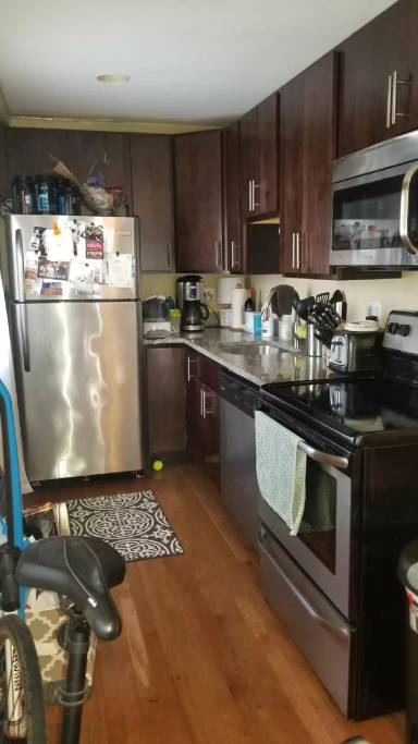 Main picture of 1416 W Fletcher St