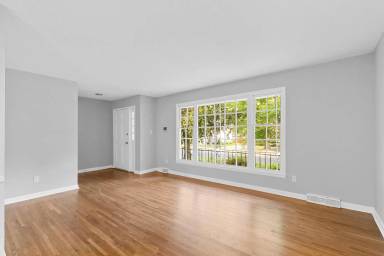 Main picture of 2122 Knickerbocker Dr