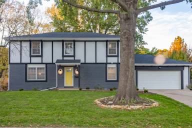 Main picture of 5130 Ballentine St