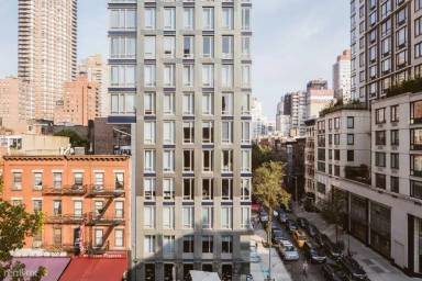 Main picture of 253 E 77th St