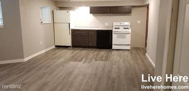 Main picture of 819 W Lawrence Ave